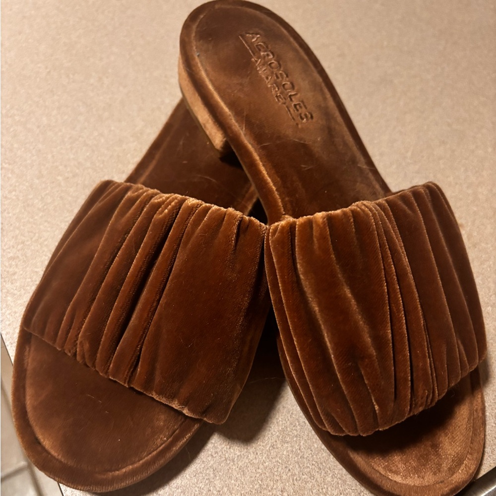 Aerosoles Jamaica Womens Taupe Velvet Size 8 slides